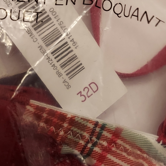 NWT Women's Adore Me Christmas Bra and Underwear Set - Picture 4 of 6